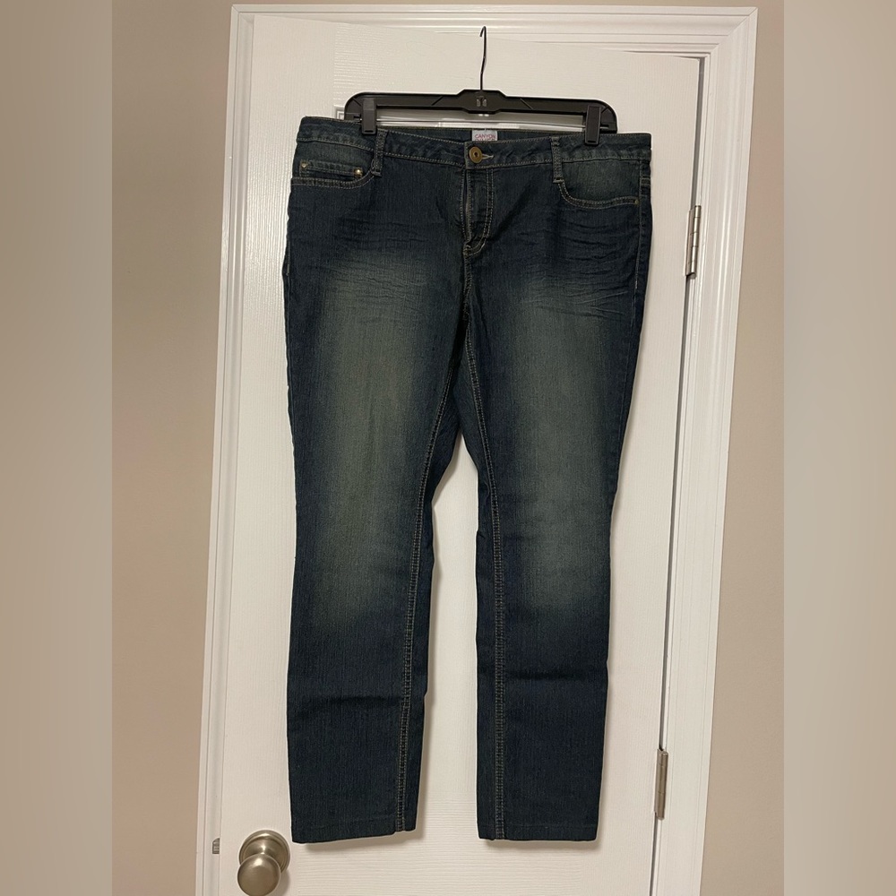 NWOT medium wash Canyon River Blues jeans, size 12